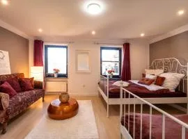 Green Valley Lounge Apartment