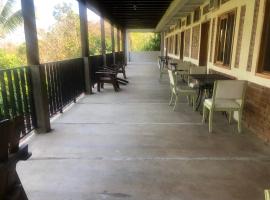 Green Canyon Hotel Y mas，位于圣安娜的酒店