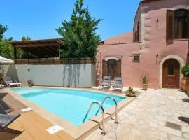 Stone Villa with swimming pool-BBQ!