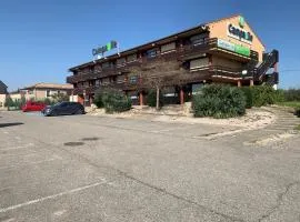 钟楼萨隆德普罗旺斯酒店