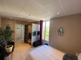 Chambre de la Poterie，位于Accolay的酒店