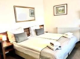 Hotel Pod Jeleniem，位于索布特卡的酒店