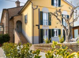 La Locanda dei Cavalieri Country House，位于西维尔诺瓦·马尔凯的酒店