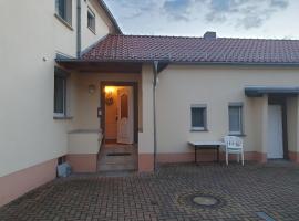 Monteurzimmer Röderland - Langzeitaufenthalte für bis zu 6 Personen，位于Prösen的酒店