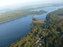 Słonik，位于RzeczenicaSzczytno Lake附近的酒店