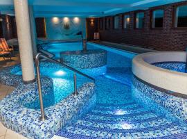 Palac Mortegi Hotel & SPA- Restauracja Szlachecka, SPA, Basen, Sauny, Jazda Konna, Mini Zoo- Luksus, Relaks i Przyroda w jednym!，位于Lubawa的酒店