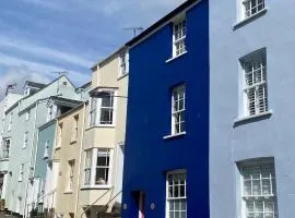 Little Monmouth 4 bedroom cottage, Old town Lyme Regis, dog friendly and parking
