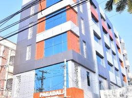 Pagadala Grand Residency，位于Bāpatla的酒店
