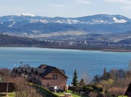 Ośrodek Wypoczynkowy Nad Jeziorem，位于耶维克Żywiec Lake湖附近的酒店