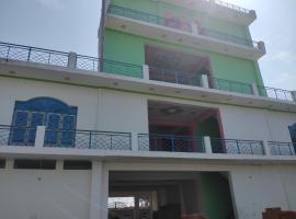 L S Hotel & Lawn，位于Fatehpur的酒店