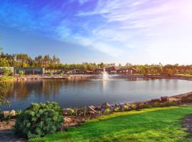 Riverwood Relax Park，位于Moshny的宠物友好酒店