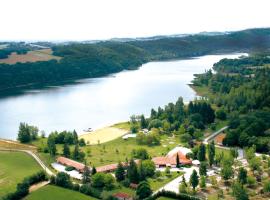 Logis Hôtel Les Vallons du Lac，位于Miélan的酒店
