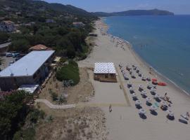 Residence Le Palme - Appartamenti sul mare - Spiaggia tra Palinuro e Caprioli，位于皮肖塔的酒店