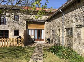 BlanzayAprtment 1bed Pool Bbq Wifi FreeP，位于Blanzay的酒店