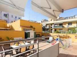 巴塞罗那度假露台公寓，位于巴塞罗那拉萨格拉 - 梅里迪亚纳附近的酒店