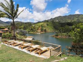 Soy Local Guatape Campestre，位于瓜塔佩的酒店