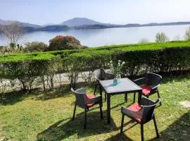 BMP APARTMENT GIOIOSA 2 giardino vista Lago Maggiore