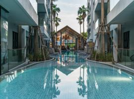 Apartment at Palmyrah Surin by Lofty，位于苏林海滩的酒店