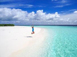 Coral Beach Maldives，位于汉纳梅杜岛的海滩短租房