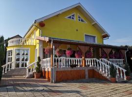 Stars Livezeni，位于Ivăneşti的酒店