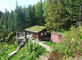 Beautiful 3 Bed Cottage in Ytteroy with seaview，位于Ytteroy的酒店