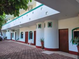 Hotel Gamito，位于埃斯孔迪多港埃斯孔迪多港国际机场 - PXM附近的酒店
