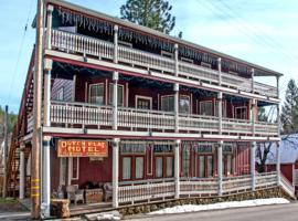 The Dutch Flat Hotel，位于Pinecrest的酒店