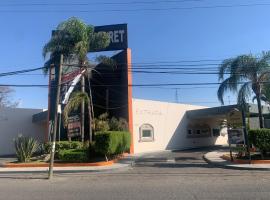 Motel Xcaret，位于瓜达拉哈拉的汽车旅馆