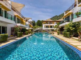 Villa Luxe AP06，位于卡马拉海滩的带按摩浴缸的酒店