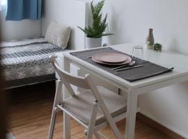 Altair Airport Apartman，位于韦切什的自助式住宿