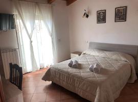 Bed & Breakfast Il Sentiero，位于阿杰罗拉的酒店