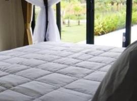 Tinna Resort，位于Ban Nong Mai Ngam的低价酒店