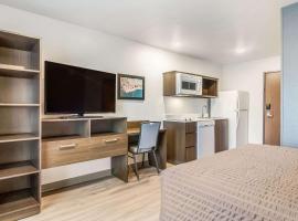 WoodSpring Suites Jacksonville Baymeadows，位于杰克逊维尔的酒店
