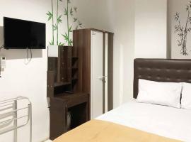 SAS Guest House Mitra RedDoorz At Darmo Park 2 Surabaya，位于泗水Dukuh Pakis的酒店