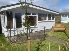 Dartmouth 2 Bed Detached Chalet Number 144，位于达特茅斯的酒店