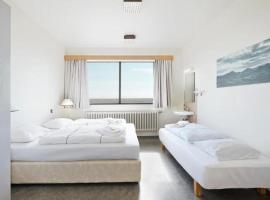 Hotel Kverna，位于霍尔斯沃德吕尔的酒店
