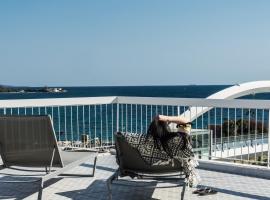 Sea View Beach Penthouse - Athens Coast，位于雅典阿里摩斯码头附近的酒店
