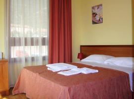 Hotel PALAS，位于布鲁佐罗的酒店