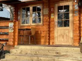 Retro private Lodge with hot tub Nr Dartmoor