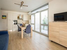 Casa vacanza Torre Specchia，位于托雷斯佩基亚鲁杰里的酒店