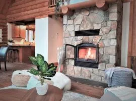 Log cabin with HOT TUB and view