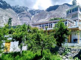 Tourist Cottage Hunza，位于罕萨的酒店