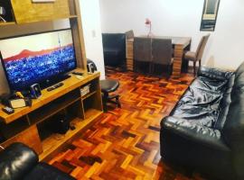 Apartamento Jardim Botânico 3 quartos 3 vagas para carro，位于阿雷格里港普科思科学和技术博物馆附近的酒店