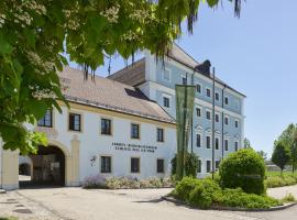 Schloss Zell，位于Zell an der Pram的酒店