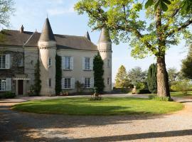 Château Haute Roche，位于Oudon里多尔高尔夫球场附近的酒店