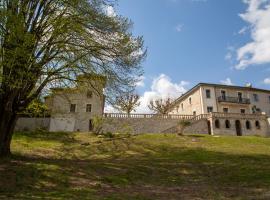 Castel serein，位于Maubec的酒店