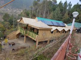 EKANT BAMBOO HUTS，位于马恩迪的酒店