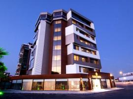 MAJURA HOTEL BUSINESS，位于Karşıyaka卡尔舍亚卡竞技场附近的酒店