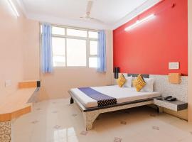 SPOT ON 62975 Hotel Harshdeep，位于Dewās的酒店
