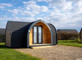Camping Pods, Dovercourt Holiday Park，位于哈里奇的露营地